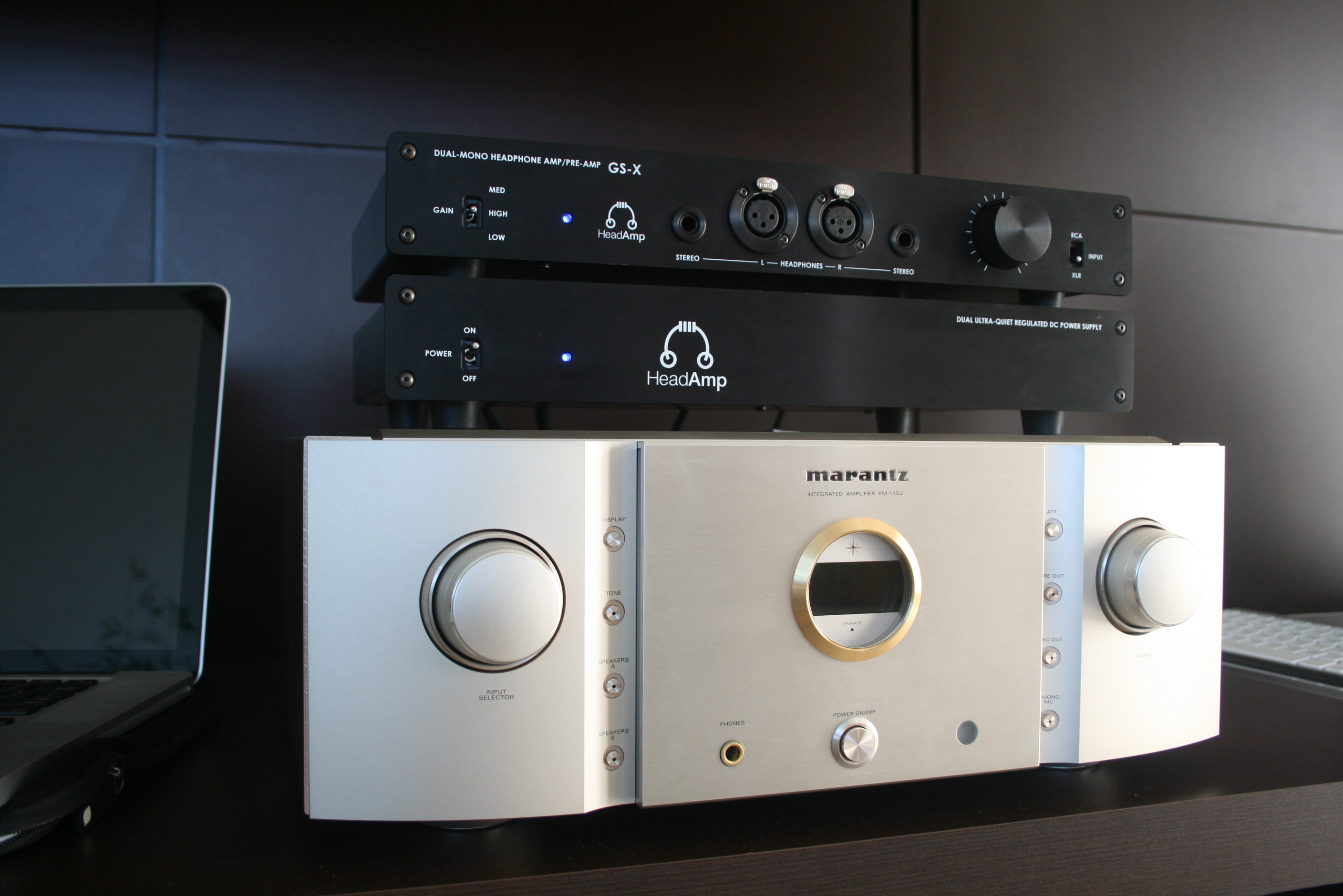 HeadAmp GS-X, AKG K702 Revisitado e HiFiMAN HE500 Balanceado